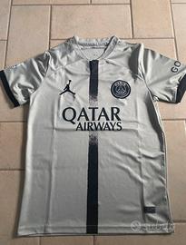 maglia PSG anno 22/23 Mbappé