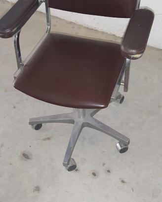 Poltroncina girevole vintage