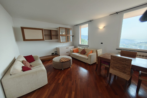 Appartamento ultimo piano ge-pra vista mare