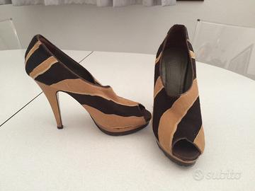 Scarpe con plateau e tacco dorato