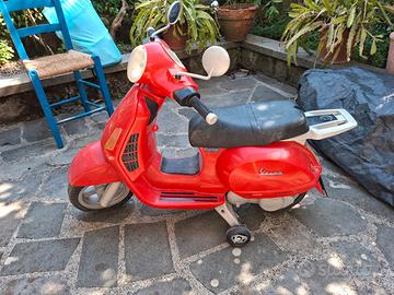 Vestpa giocattolo Peg Perego colore rossa