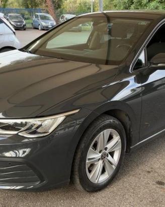 Volkswagen Golf Life DSG 1.0 eTSI 110cv “SU ORDINA