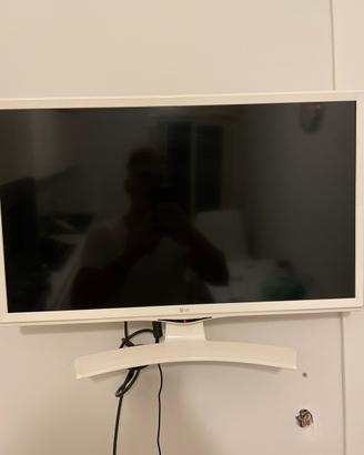 TV Monitor LED “24
