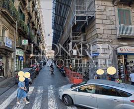 Via Tarsia negozio locato