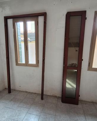 Portoncino in legno massello completo di telaio – 