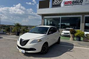 Lancia Ypsilon 1.3 MJT 16V 95 CV 5 porte S&S MOMO 