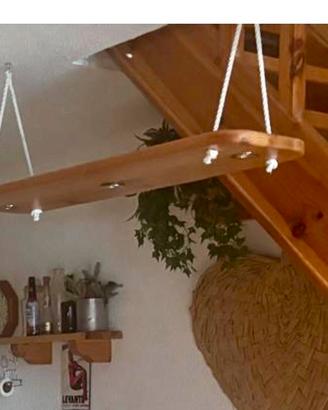 Particolare lampadario design in cirmolo