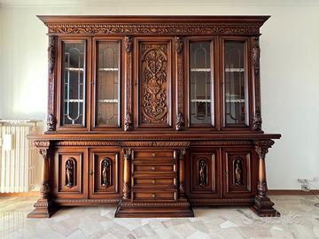 Salotto composto da Mobile, Tavolo e Sedie