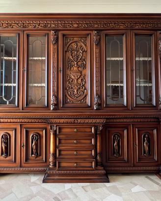 Salotto composto da Mobile, Tavolo e Sedie