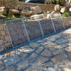 Quattro zanzariere in legno verniciato