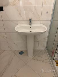 Lavandino bagno con colonna e rubinetto ideal stan