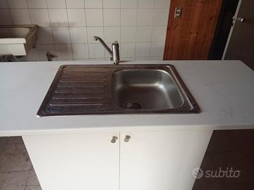 lavandino in acciaio con mobiletto
