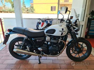 Triumph Street Twin KM 11.786 EURO 4