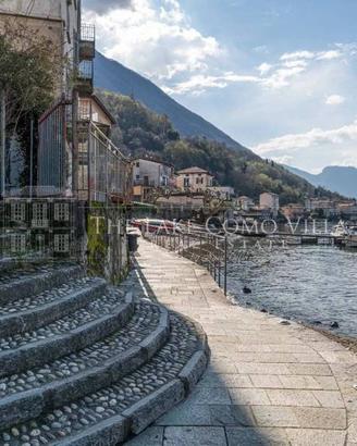 Palazzo / Stabile di 1000 m² con più di 5 locali a