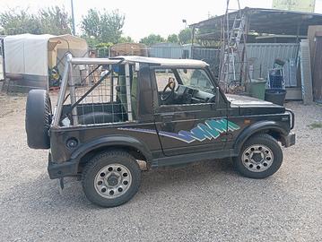 Suzuki Samurai 