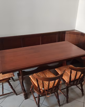 Tavolo e panca contenitore in legno