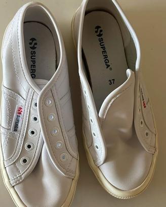 Scarpe superga