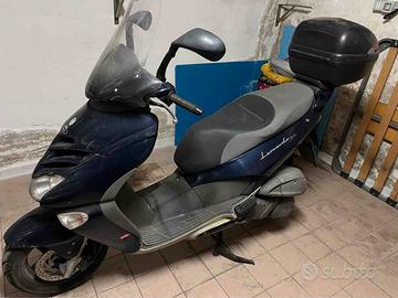 Leonardo 300 Aprilia