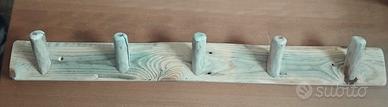 Appendiabiti in legno