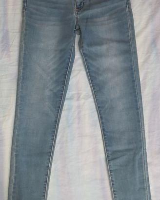 Levi's jeans + Adidas leggings ragazza