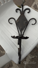 Ferro da appendere lavorato