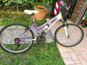 biciletta mountain bike  ragazza