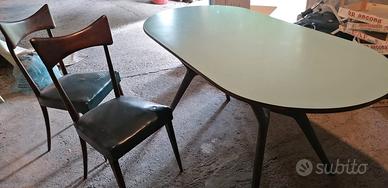 6 sedie vintage e tavolo ovale