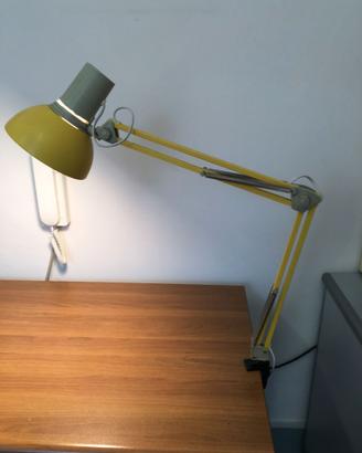 Lampada da scrivania colore giallo