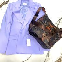 Giacca lilla + Borsa Alviero Martini: Eleganza e o