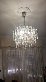 Madia antica e Lampadario