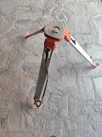 Treppiede  supporto laser.