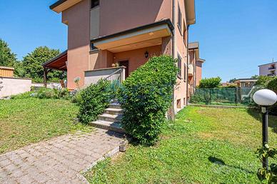 Villetta a schiera di 170 m² con 5 locali e box au
