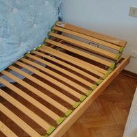 Letto singolo con rete a doghe