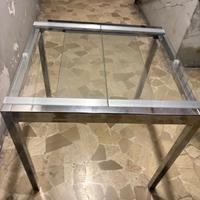 Tavolo in vetro
