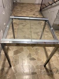 Tavolo in vetro