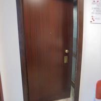 Porta blindata molto robusta seria permuto