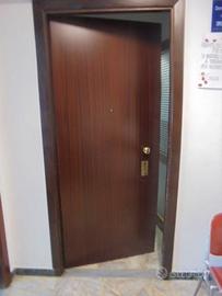 Porta blindata molto robusta seria permuto
