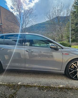 VOLKSWAGEN GOLF 8 GTI