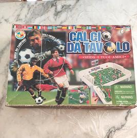 Gioco "Calcio da tavolo, sfida i tuoi amici"