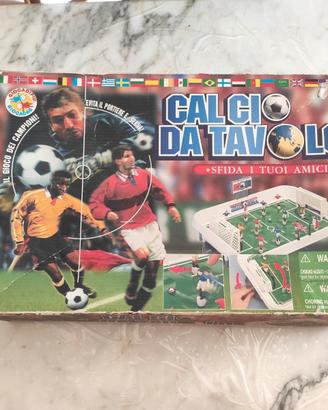 Gioco "Calcio da tavolo, sfida i tuoi amici"