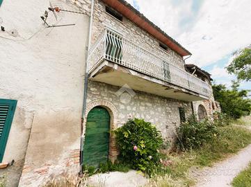 3 LOCALI A GUBBIO
