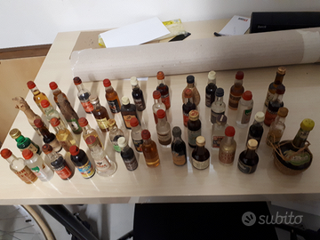 43 bottigliette di liquore mignon