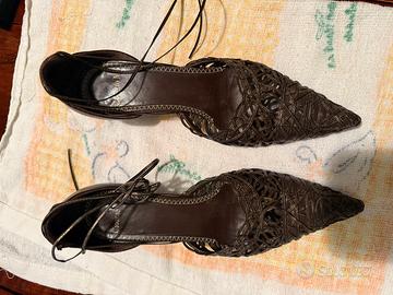 Scarpe donna décolleté tacco basso punta allungata
