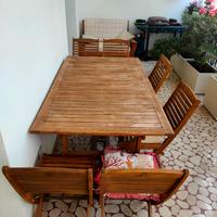 tavolo in legno con 6 sedie da giardino