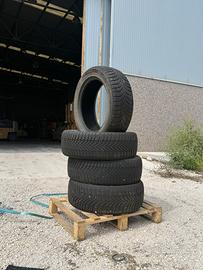 Gomme Invernali Nexen 215/55 R17 98V XL - DOT 2023