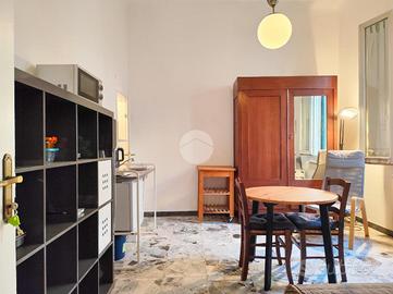 MONOLOCALE A FIRENZE