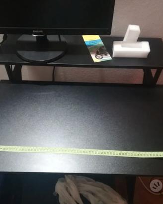 Tavolo scrivania porta pc