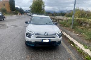 Citoen e-c4 motore elettrico 136 cv shine