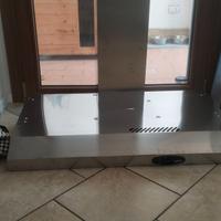 Cappa cucina 4 fuochi forno lavandino piano lavoro