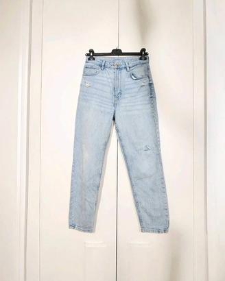 Jeans Bershka modello boyfriend a vita alta.  - Ve